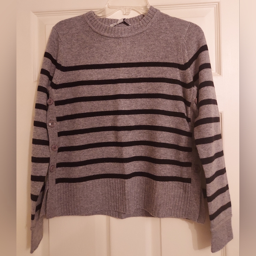 NWT Aurumn Cashmere 100% Cashmere Gray Sweater. Size Small.